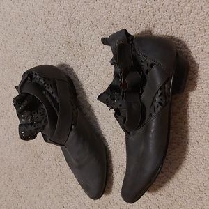 Nomi ankle boots, size 7, gray